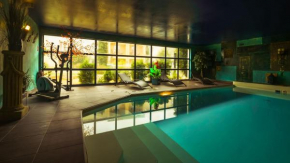 Отель The Originals City, Hôtel Le Village Provençal, Aix-en-Provence Nord (Inter-Hotel)  Пертюи